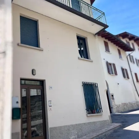 アパート Piccolo Rifugio Di Desenzano デセンツァーノ・デル・ガルダ